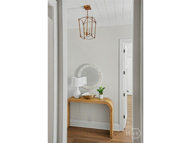 A perfect blend of elegance and simplicity, this thoughtfully - photo 6