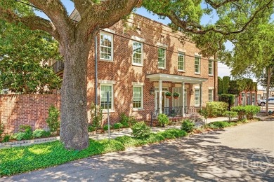 Ideally situated on the corner of Montgomery and Alice Streets - photo 2