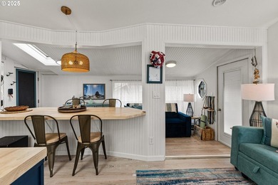 Income Producing Vacation Rental, REMODELED with Class and Style - photo 12
