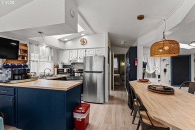 Income Producing Vacation Rental, REMODELED with Class and Style - photo 17