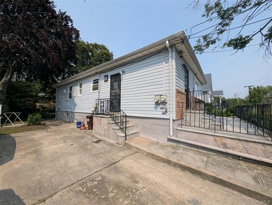 Welcome to 2944 Bayswater Avenue - a lovely ranch-style home - photo 19