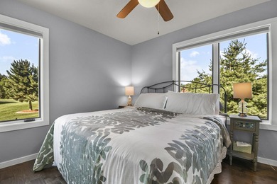 Move-in ready and fully furnished lake home on scenic Castaway - photo 19