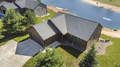 Move-in ready and fully furnished lake home on scenic Castaway - photo 35