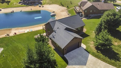Move-in ready and fully furnished lake home on scenic Castaway - photo 36