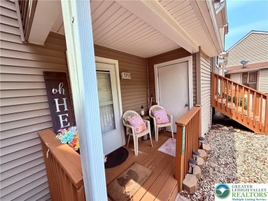 Lake Townhome/Townhouse For Sale in Lehman Twp, Pennsylvania