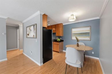 Nestled next to Market Plaza and steps from Bde Maka Ska, 1BR - photo 4