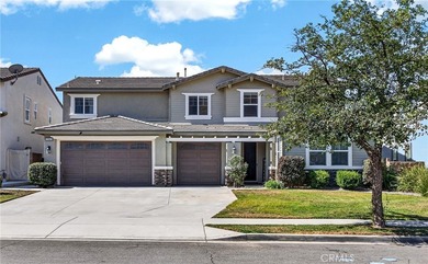 Welcome to this stunning turnkey home in the highly sought-after - photo 3