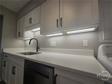 Completed remodel, granite and stainless, new wood style floors - photo 3