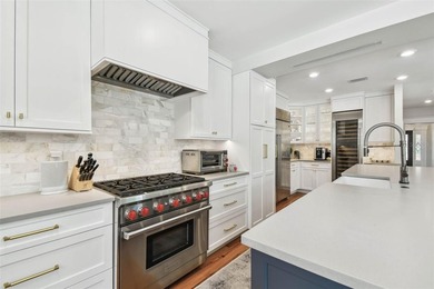 This beautifully restored Hyde Park home blends vintage charm - photo 19