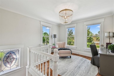 This beautifully restored Hyde Park home blends vintage charm - photo 23