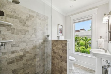 This beautifully restored Hyde Park home blends vintage charm - photo 25