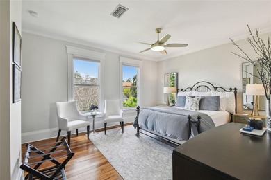 This beautifully restored Hyde Park home blends vintage charm - photo 28