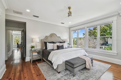 This beautifully restored Hyde Park home blends vintage charm - photo 30