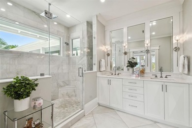 This beautifully restored Hyde Park home blends vintage charm - photo 31