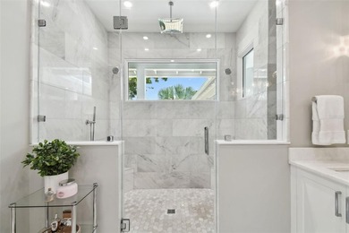 This beautifully restored Hyde Park home blends vintage charm - photo 32