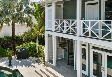 This beautifully restored Hyde Park home blends vintage charm - photo 40