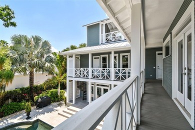 This beautifully restored Hyde Park home blends vintage charm - photo 41