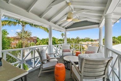 This beautifully restored Hyde Park home blends vintage charm - photo 46