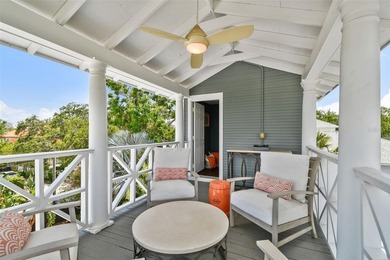This beautifully restored Hyde Park home blends vintage charm - photo 47