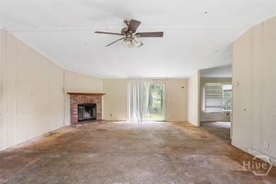 Investor opportunity in Midway! This large, 4 bedroom, 2 - photo 4