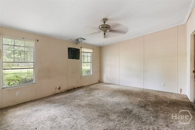 Investor opportunity in Midway! This large, 4 bedroom, 2 - photo 6