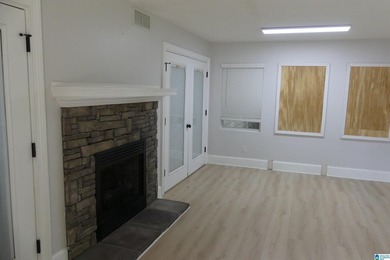This is a spacious home with 13.55 acres with unlimited rental - photo 7