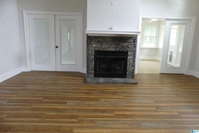 This is a spacious home with 13.55 acres with unlimited rental - photo 8