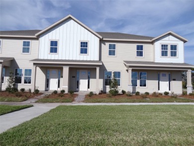 Lake Townhome/Townhouse For Sale in Saint Cloud, Florida