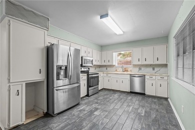 Welcome to 4505 Cobblestone Lane, a well-maintained single-story - photo 16