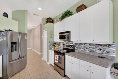 Well maintained 2002 Hanover Home located in the highly - photo 16