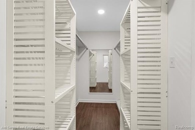 615 Lakepointe presents an exceptional 3-bedroom, 2.1-bath - photo 17
