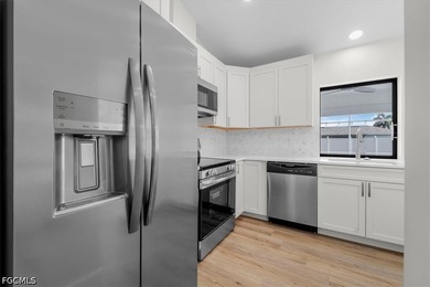 COMPLETLEY REMODELED INSIDE & OUT CREAM PUFF POOL HOME!! - photo 19