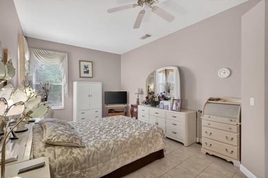 Well maintained 2002 Hanover Home located in the highly - photo 20