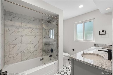 615 Lakepointe presents an exceptional 3-bedroom, 2.1-bath - photo 26