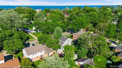 615 Lakepointe presents an exceptional 3-bedroom, 2.1-bath - photo 34