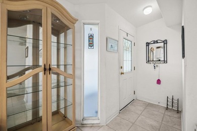 Say hello to seasonal or full time living in this furnished 2 - photo 4
