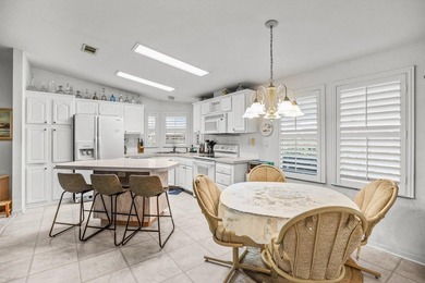 Say hello to seasonal or full time living in this furnished 2 - photo 6