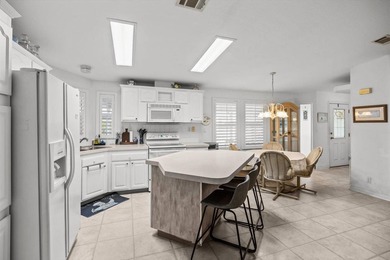 Say hello to seasonal or full time living in this furnished 2 - photo 8