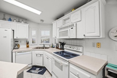 Say hello to seasonal or full time living in this furnished 2 - photo 9