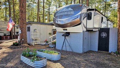 Rainbow Lake Home For Sale in Lakeside Arizona