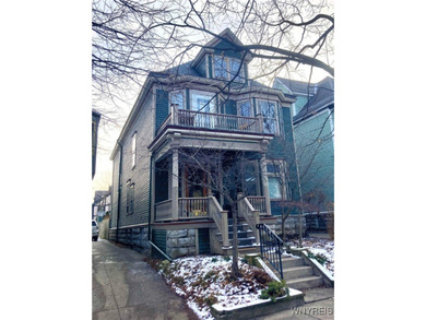 (private lake, pond, coastal) Home Sale Pending in Buffalo New York