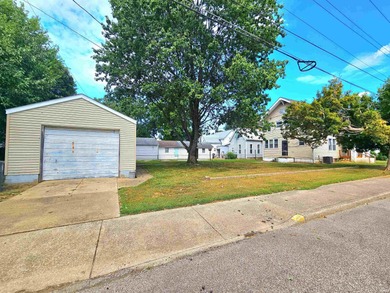Great duplex investment opportunity on the Westside. Upstairs - photo 17