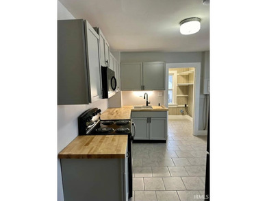 Great duplex investment opportunity on the Westside. Upstairs - photo 22