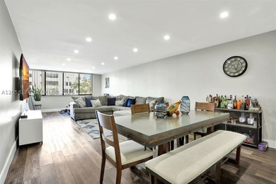 Welcome to this beautifully renovated 3-bedroom, 2-bath corner - photo 10