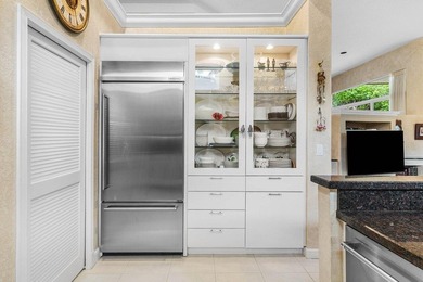 Beautiful 3 BD, 2.5 BA residence situated on a quiet street in - photo 12