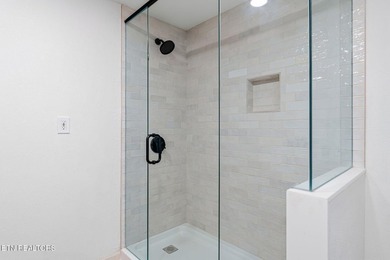 Have you been looking for the modern farmhouse or barndominium - photo 15