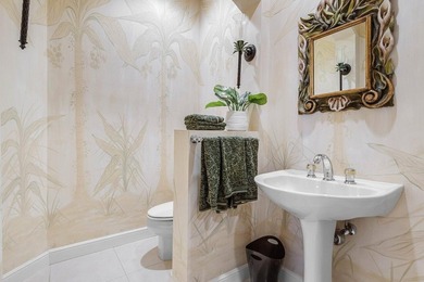 Beautiful 3 BD, 2.5 BA residence situated on a quiet street in - photo 18