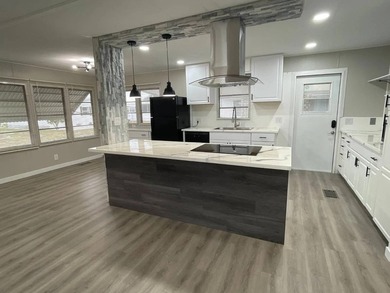 Located in the desirable 55+ pet-friendly community of Bayshore - photo 3
