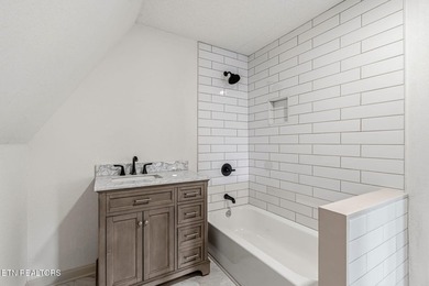 Have you been looking for the modern farmhouse or barndominium - photo 28