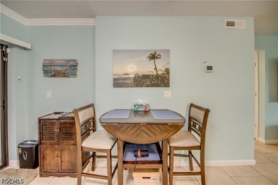A spacious and sleek 2 bedroom/2 bath furnished first floor - photo 11